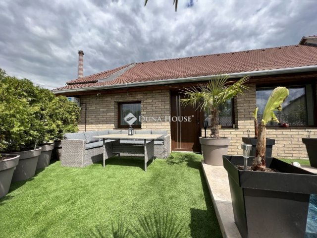 Eladó családi ház, Baján 112 M Ft, 4 szobás