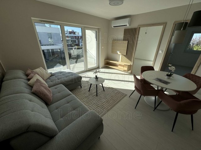 Eladó téglalakás, Siófokon 71 M Ft, 3 szobás