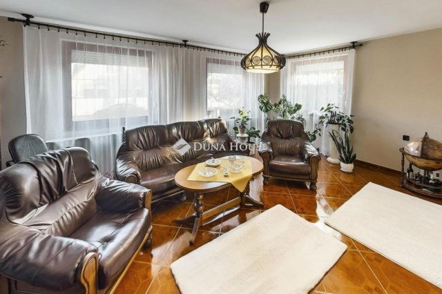 Eladó családi ház, Kecskeméten 90.99 M Ft, 6 szobás