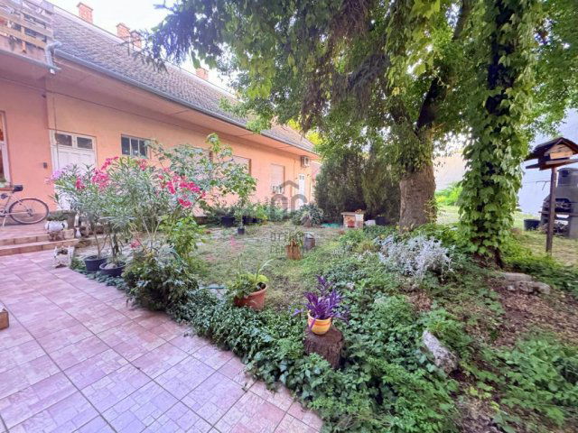 Eladó téglalakás, Budapesten, IV. kerületben 149 M Ft, 7 szobás