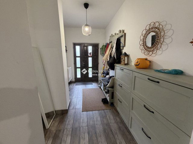 Eladó családi ház, Budapesten, XVI. kerületben 229.5 M Ft