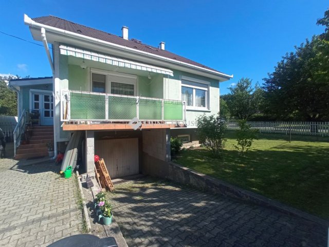 Eladó családi ház, Biatorbágyon, Alkotmány utcában 145 M Ft