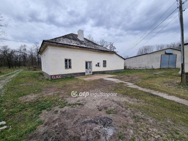Eladó ipari ingatlan, Mezőfalván 98 M Ft / költözzbe.hu
