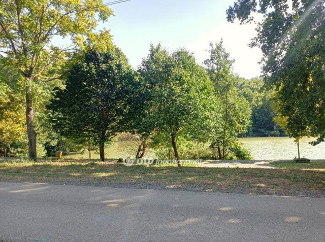 Eladó nyaraló, Komlón 29.5 M Ft, 1+1 szobás