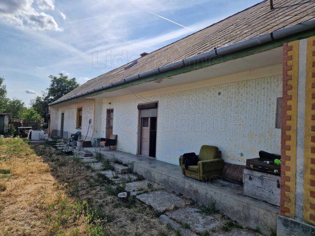Eladó családi ház, Jenőn 21 M Ft, 3 szobás