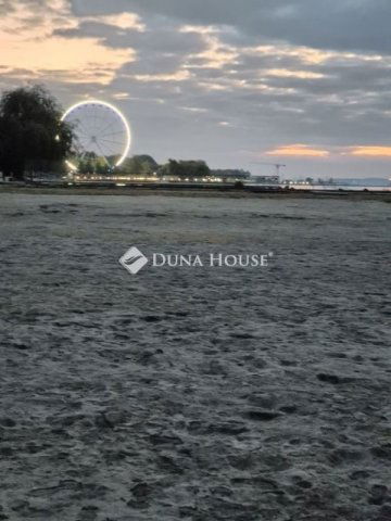 Eladó téglalakás, Siófokon 69.6 M Ft, 1 szobás