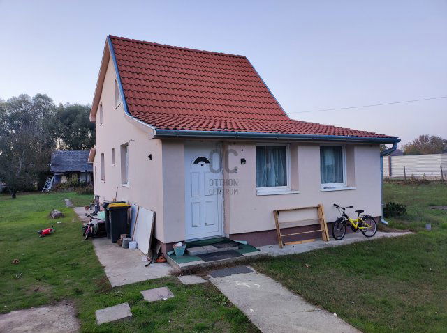 Eladó családi ház, Hajdúsámsonon 26 M Ft, 3 szobás