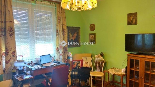 Eladó nyaraló, Kesztölcön 37.9 M Ft, 3 szobás