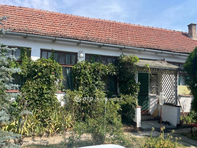 Eladó családi ház, Szentpéterszegen 19.99 M Ft, 2 szobás
