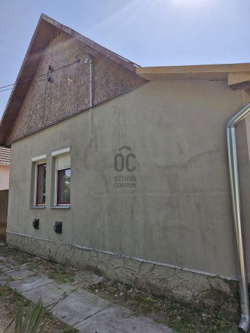 Eladó családi ház, Újszászon 26.9 M Ft, 4 szobás