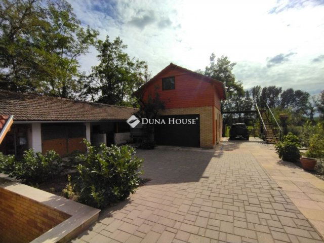 Eladó mezogazdasagi ingatlan, Nagykátán 180 M Ft