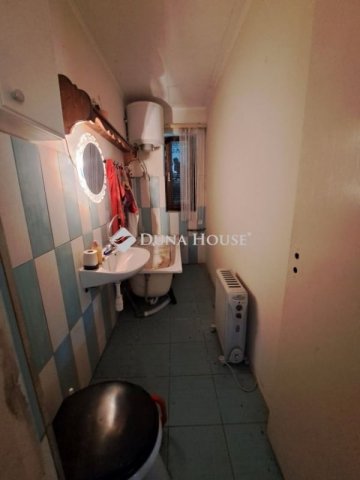 Eladó családi ház, Érsekcsanádon 41.99 M Ft, 1 szobás