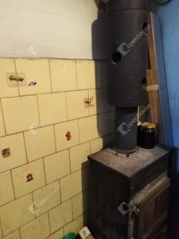 Eladó családi ház, Ászáron 20 M Ft, 3 szobás