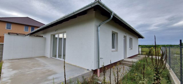 Eladó ikerház, Őrbottyánban 82 M Ft, 1+3 szobás