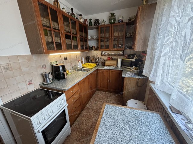 Eladó panellakás, Tatabányán, Dózsakert utcában 40 M Ft