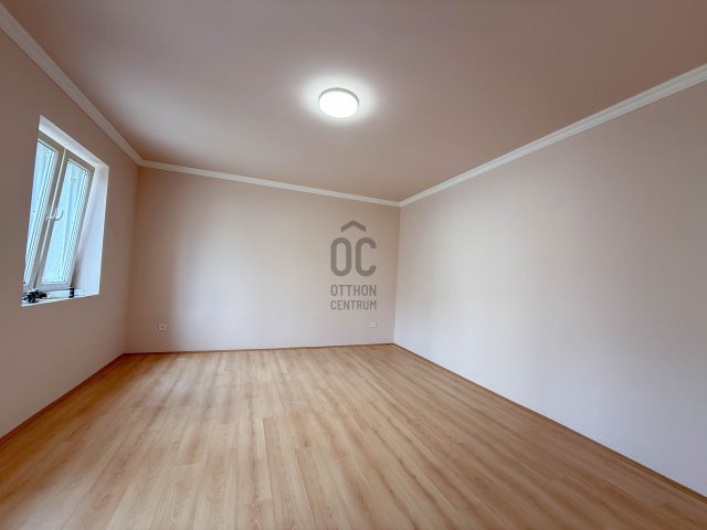 Eladó téglalakás, Debrecenben 34 M Ft, 1 szobás