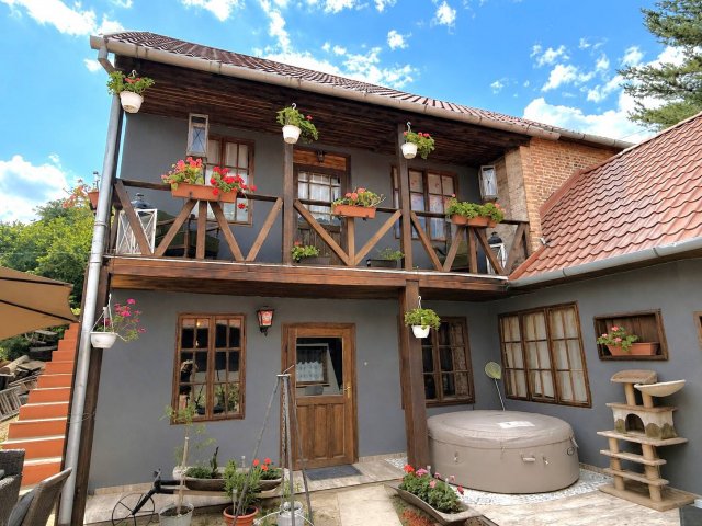 Eladó családi ház, Hosszúhetényen 98.5 M Ft, 3 szobás