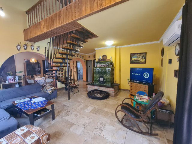 Eladó családi ház, Péren 79 M Ft, 4 szobás