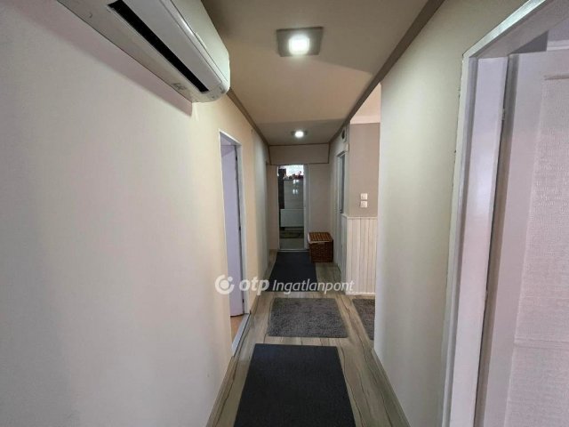 Eladó családi ház, Szigetszentmiklóson 149.9 M Ft, 6+1 szobás