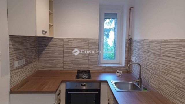 Kiadó téglalakás, albérlet, Pécsett 120 E Ft / hó, 1 szobás