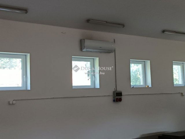 Eladó ipari ingatlan, Pilismaróton 89.99 M Ft