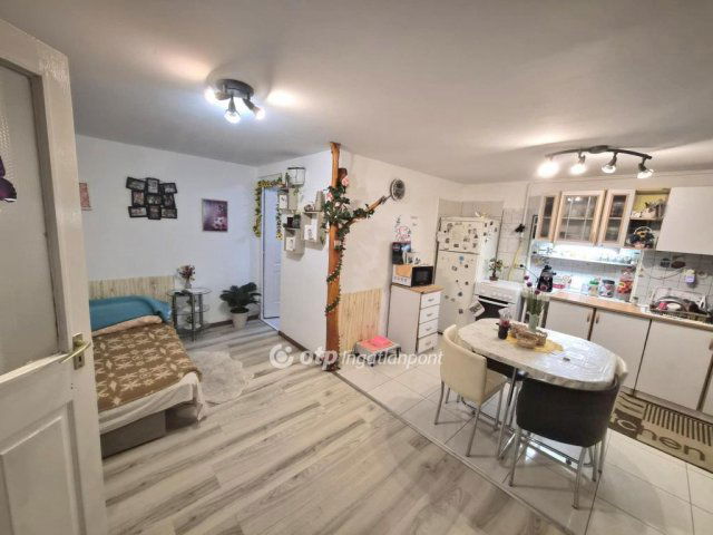Eladó téglalakás, Tárnokon 45 M Ft, 1 szobás