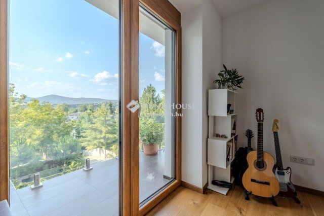 Eladó családi ház, Budapesten, III. kerületben 598 M Ft