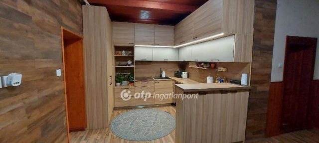 Eladó családi ház, Kunszentmártonban 34.999 M Ft, 5+2 szobás