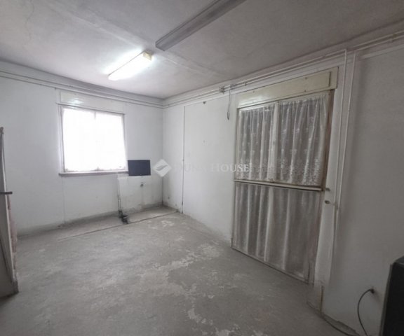 Eladó családi ház, Szegeden 69 M Ft, 2 szobás
