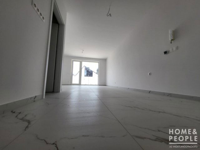 Eladó téglalakás, Szegeden 78 M Ft, 2 szobás