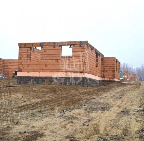 Eladó családi ház, Szigetszentmiklóson 99.9 M Ft, 5 szobás