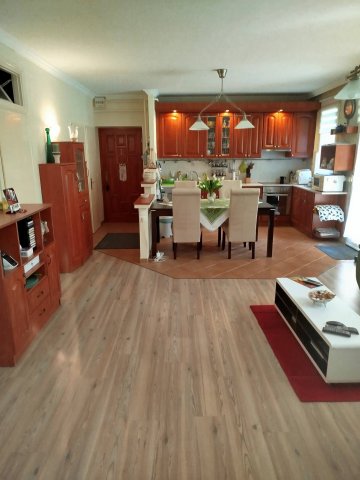 Eladó téglalakás, Szegeden 76.9 M Ft, 2+1 szobás