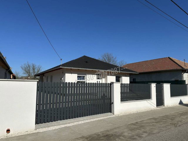 Eladó családi ház, Szigetújfalun 99.9 M Ft, 4 szobás
