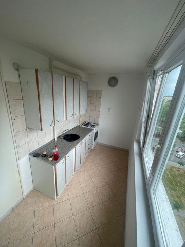 Eladó panellakás, Kecskeméten 45.9 M Ft, 1+2 szobás