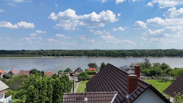 Eladó családi ház, Mohácson 107 M Ft, 4 szobás