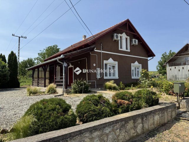 Eladó családi ház, Bodrogkeresztúron 160 M Ft, 6 szobás