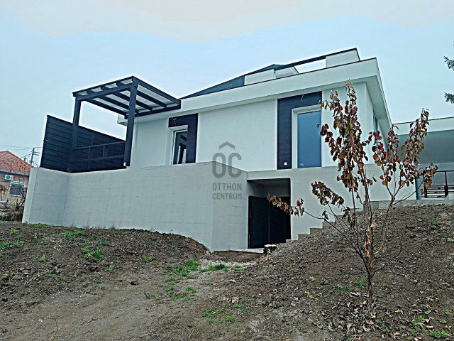 Eladó családi ház, Bényén 68.9 M Ft, 4 szobás