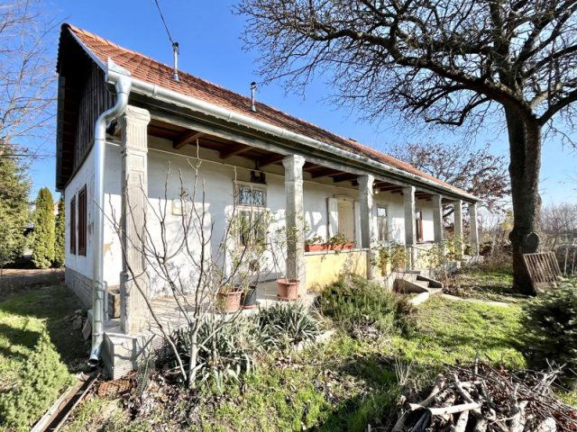 Eladó családi ház, Tápiószentmártonon 37.5 M Ft, 2 szobás