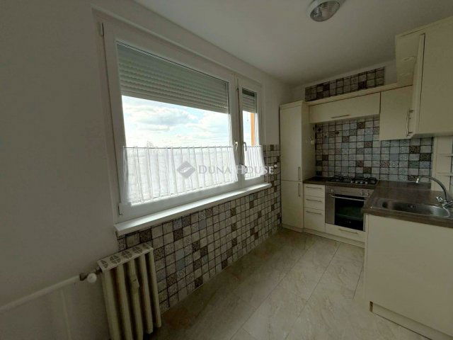 Eladó panellakás, Kecskeméten 43.9 M Ft, 2 szobás