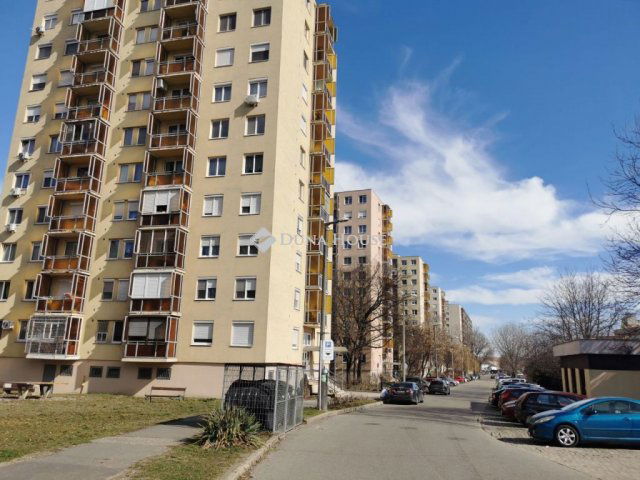 Eladó panellakás, Miskolcon, Tizeshonvéd utcában 38.5 M Ft