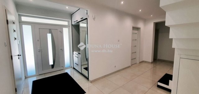 Eladó családi ház, Csévharaszton 175 M Ft, 6 szobás