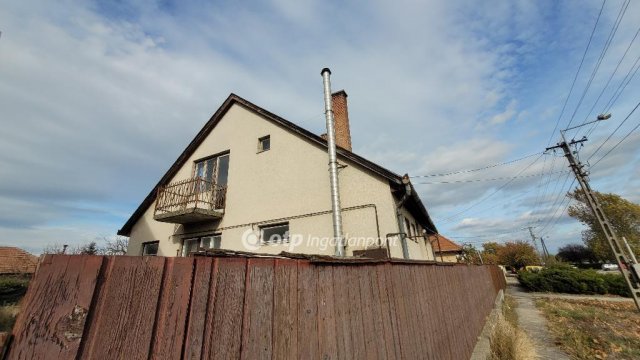 Eladó családi ház, Jászberényben 42.5 M Ft, 4 szobás