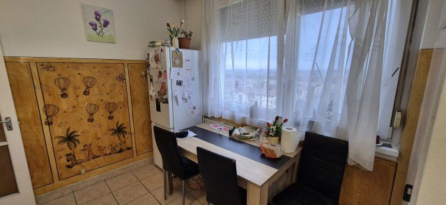 Eladó panellakás, Debrecenben 61.9 M Ft, 2 szobás