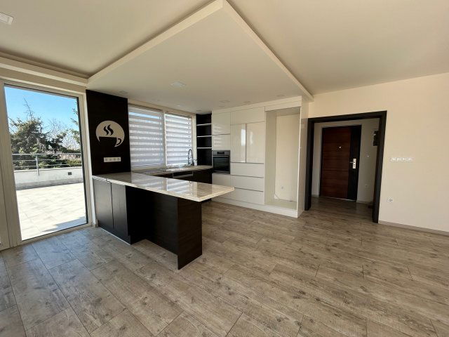 Eladó téglalakás, Debrecenben 119 M Ft, 4 szobás