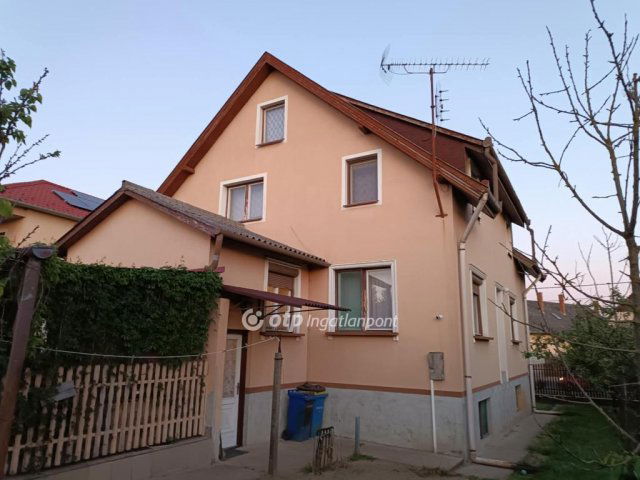 Eladó családi ház, Debrecenben 130 M Ft, 5 szobás