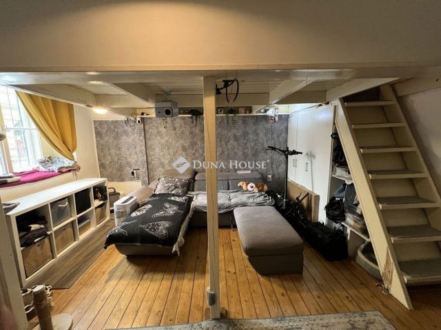 Eladó téglalakás, Budapesten, VIII. kerületben 42 M Ft, 1 szobás