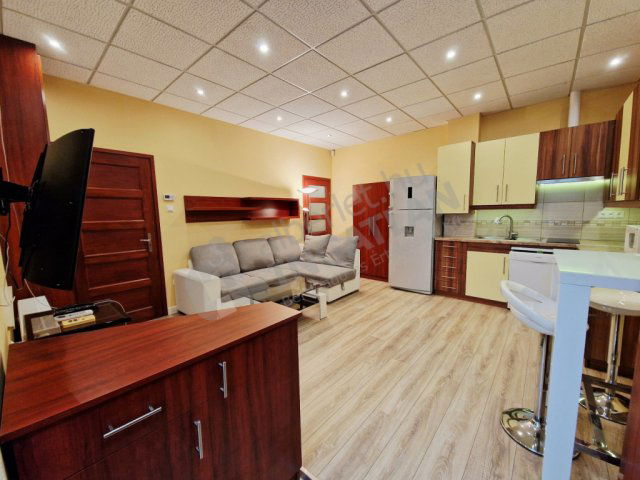 Kiadó téglalakás, albérlet, I. kerületben, Attila úton