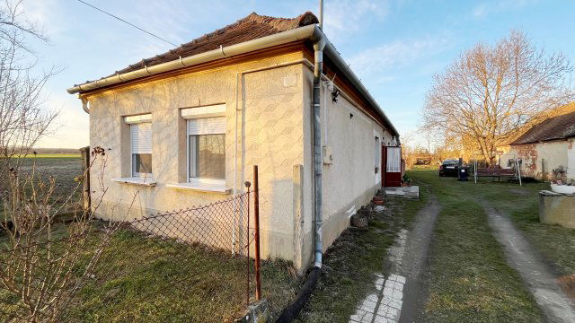 Eladó családi ház, Meggyeskovácsin 13.9 M Ft, 2 szobás