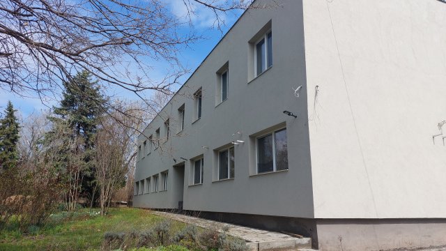 Eladó hotel, Dunaújvárosban 310 M Ft, 30+4 szobás