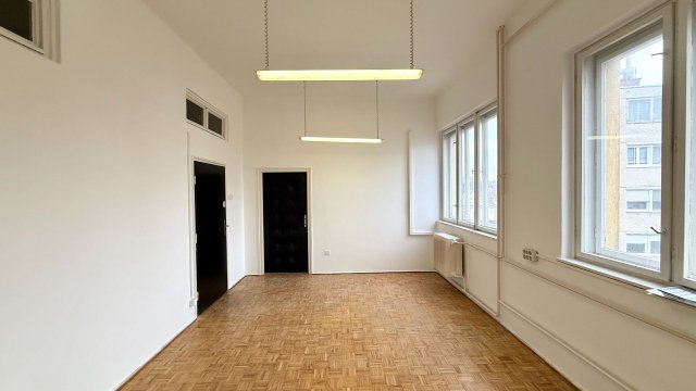 Kiadó iroda, Debrecenben 48 E Ft / hó, 1 szobás